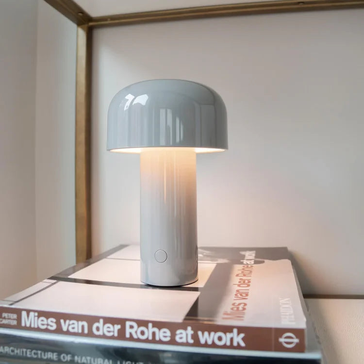 Außenleuchte: tragbare Pilz LED Lampe mit Farbwechsel, wiederaufladbar und stilvoll.