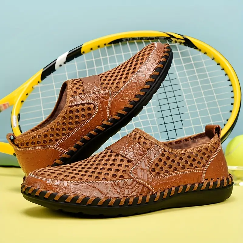 Rutschfeste Außensohle der Herren-Freizeitschuhe für sicheren Halt; ideal für jede Oberfläche.