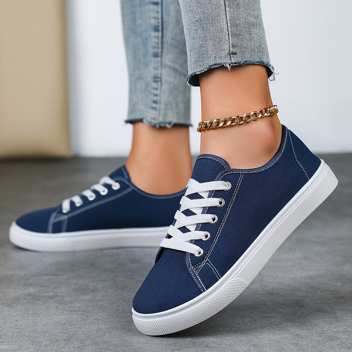 Nahaufnahme des hochwertigen Materials der stilvollen Damen Bequemschuhe.