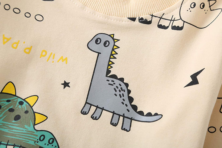 Kinder Mode Jungen Dino Set. Moderner 2-Teiler mit auffälligem Dinosaurier Print für kleine Entdecker.