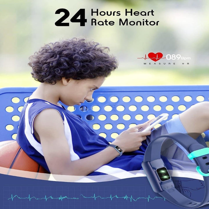 Robuste Kinder Smartwatch mit weichem Silikonarmband & farbigem Display. Bequem & langlebig für jeden Tag.