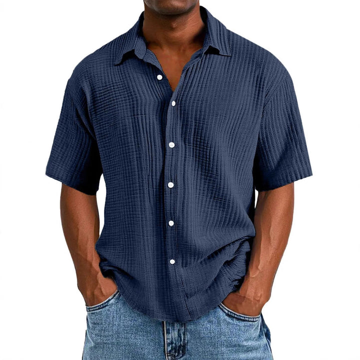 Casual-Chic Herren Kurzarmhemd mit Reverskragen, ideal für den Sommer. Stilvoll & bequem.