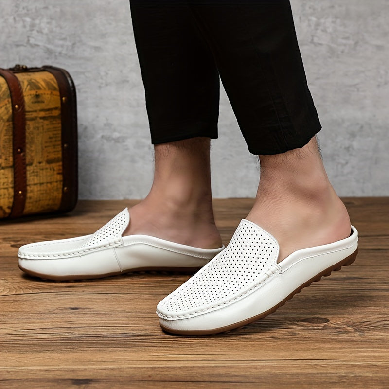 Profilansicht der rutschfesten Sohle von leichten Herren Mokassins. Sichere Freizeitschuhe für Komfort.