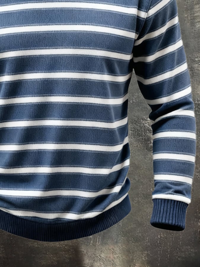 Gestreiftes Herren Sommer T-Shirt mit Kurzarm. Bequemes Freizeitoberteil für warme Tage.
