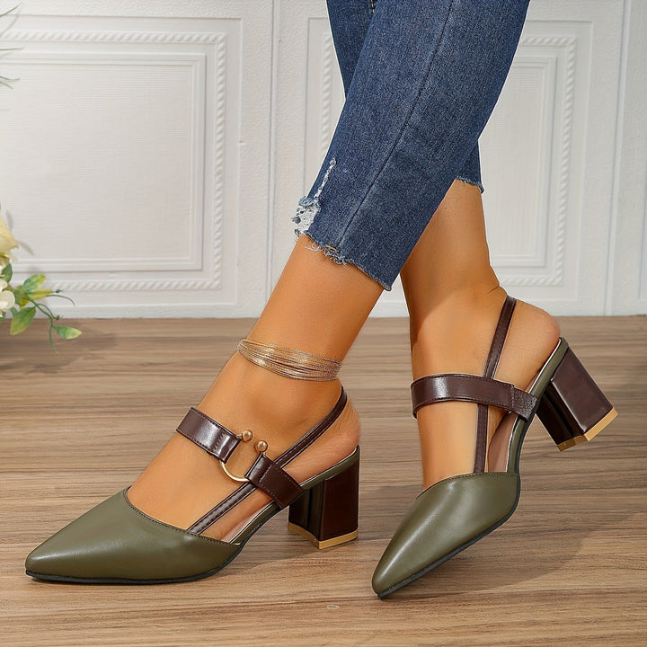 Klassische Damen Slingback Heels mit spitzer Zehenkappe, bequemem Blockabsatz und eleganter Schnalle.