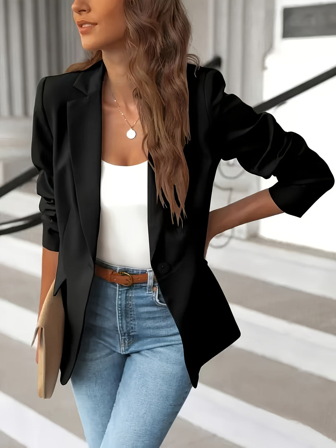 Taillierter Damen Blazer, elegant und maßgeschneidert. Ideal für Bürokleidung, Smart Casual oder stilvolle Freizeit-Looks.
