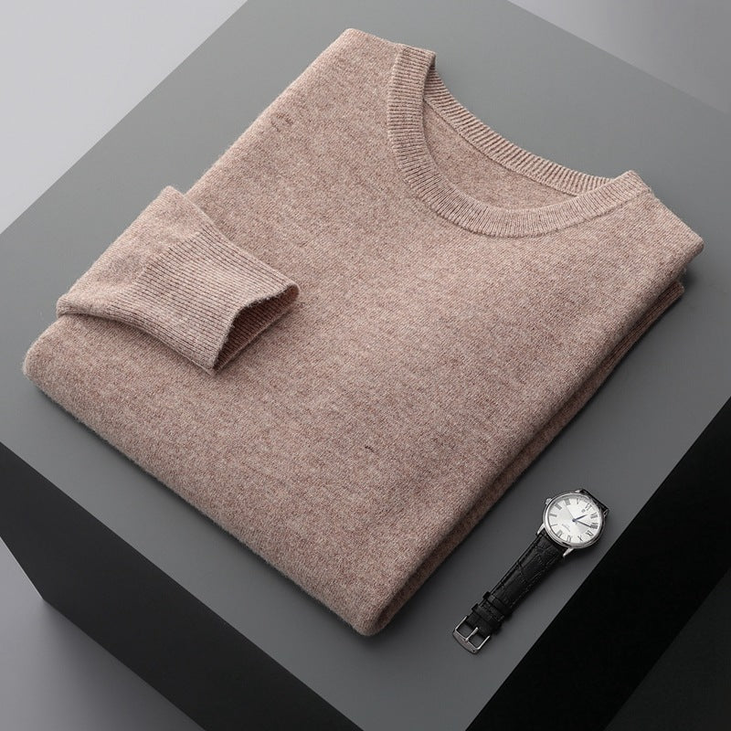 Moderner Herren Winterpullover in Grau, warm und bequem, perfekt für entspannte Tage und Freizeit.
