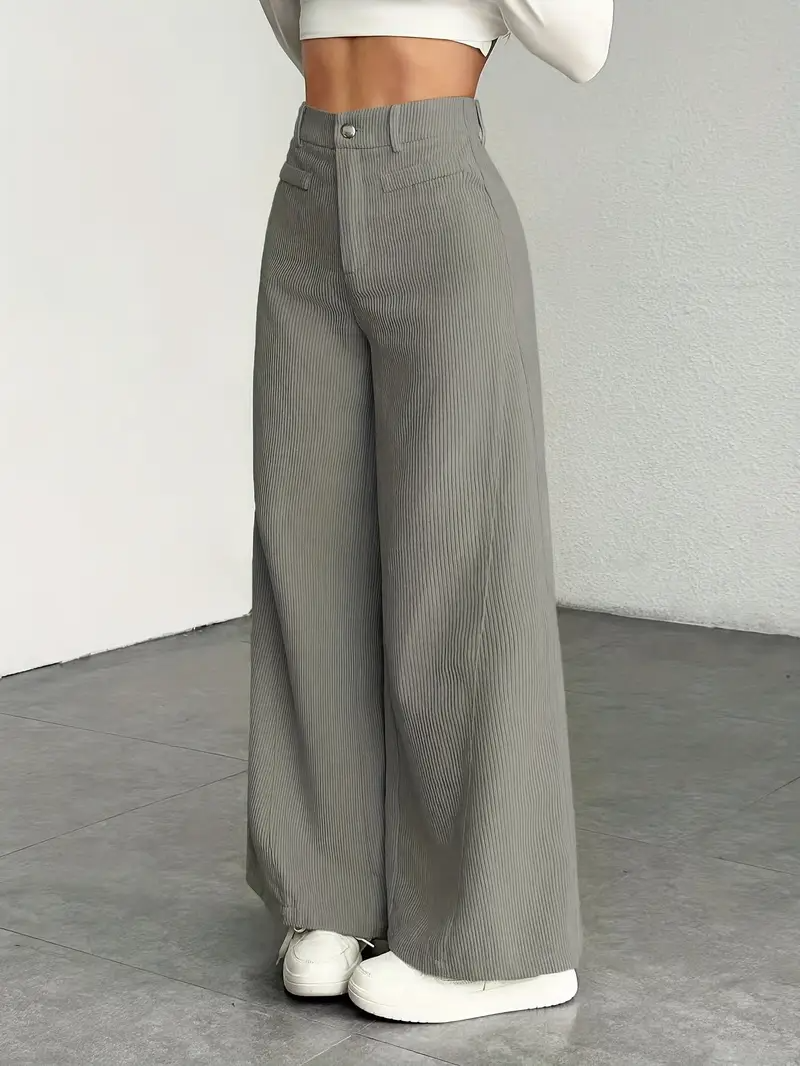 Vielseitige Damenhose mit weitem Bein & hoher Taille, perfekt für trendige Herbst- und Frühlingsoutfits.