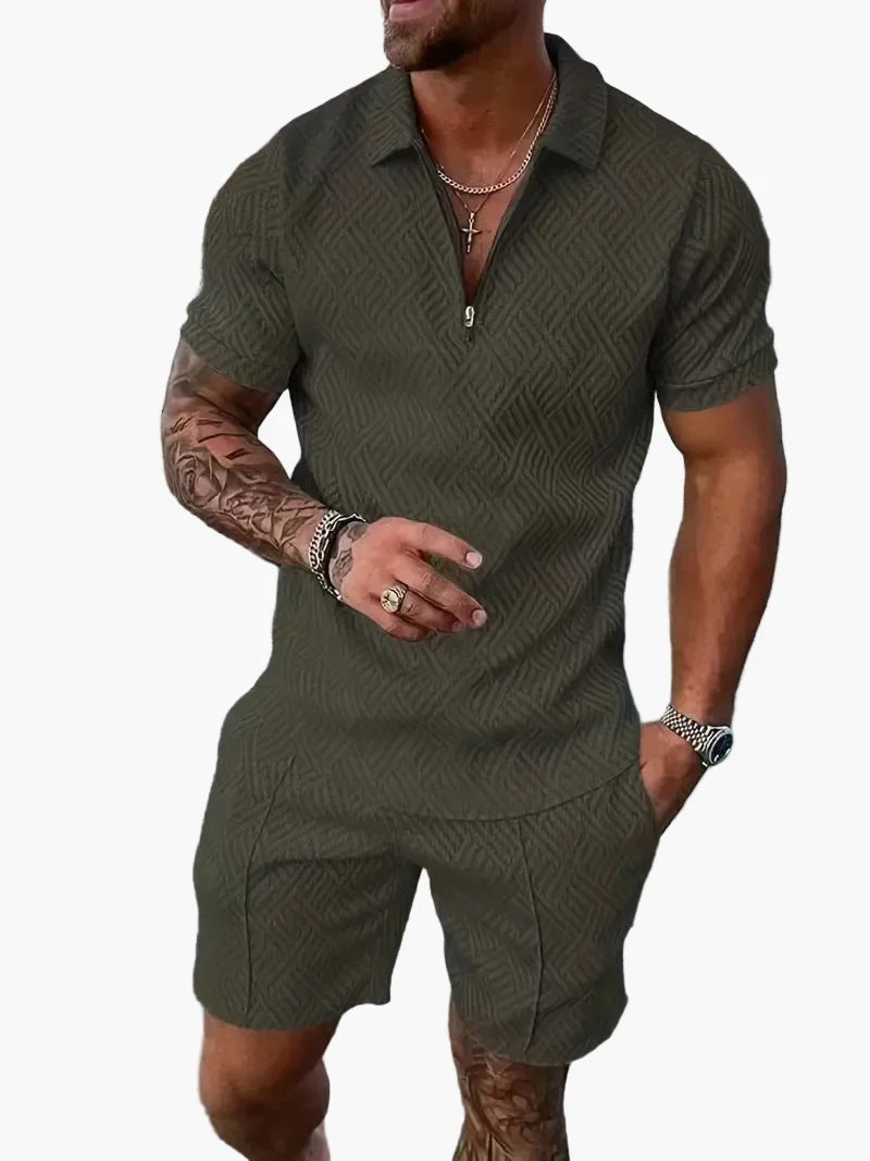 Stylisches Herren Poloshirt aus dem Set, perfekt für sportliche Sommer-Outfits und Urlaub.