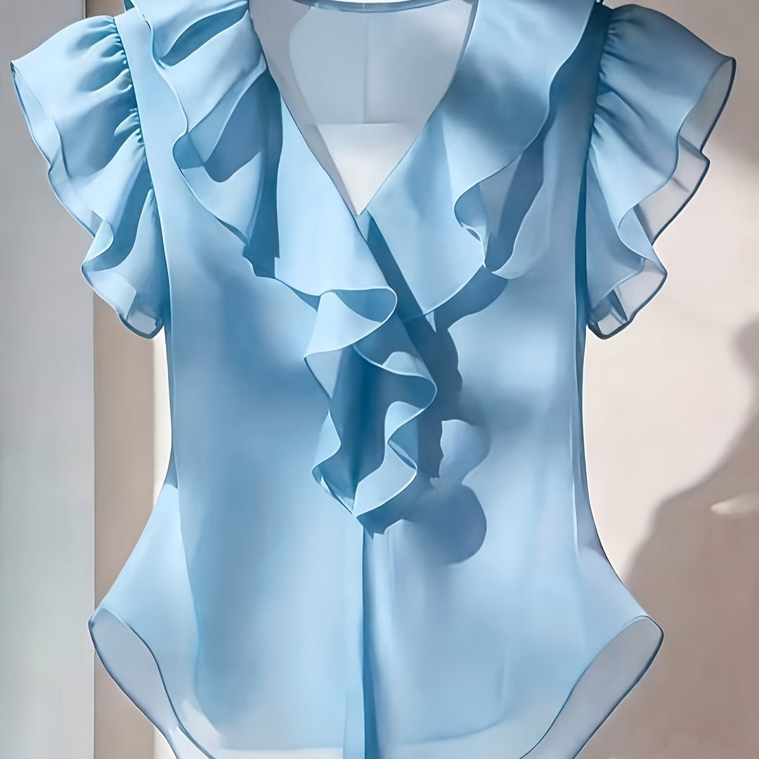 Festliche Damenbluse mit V-Ausschnitt, Volantärmeln & zarten Rüschendetails.