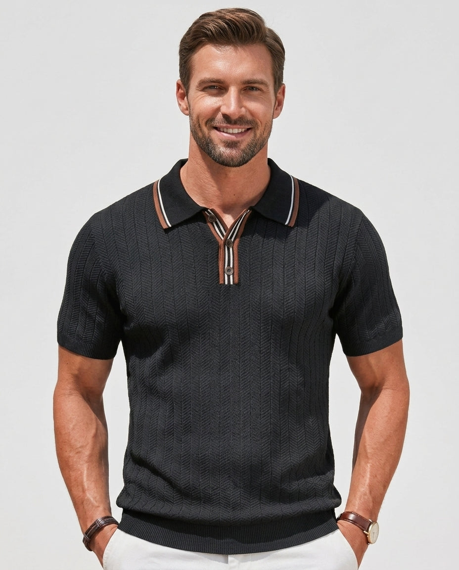 Herren Sommer Kurzarm Strick Polo-Shirt in Hellblau, ideal für stilvolle Freizeit-Looks und hohen Tragekomfort.