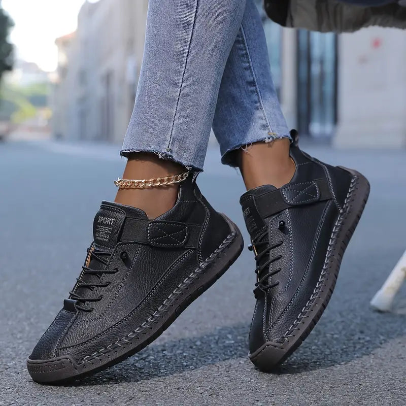 Modische blaue Damensneakers, orthopädisch & dämpfend, perfekt für aktive Freizeitgestaltung und Spaziergänge.