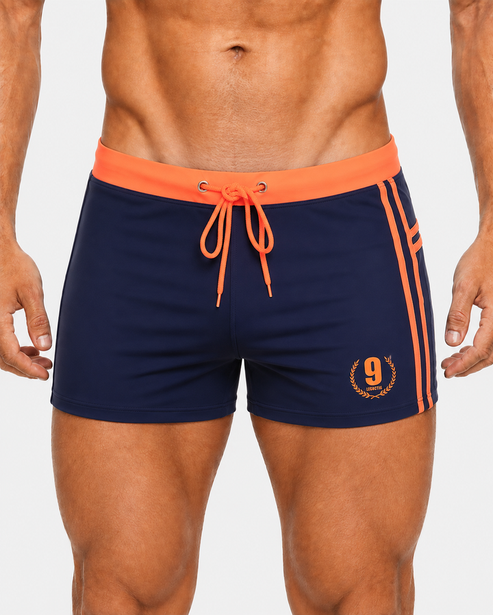 Dunkelblaue, schnelltrocknende Herren Badehose für optimalen Komfort am Strand und Pool.