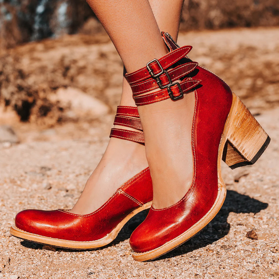 Klassische Damen Herbststiefel mit bequemem Blockabsatz und elegantem Design. Vielseitige Damenschuhe.
