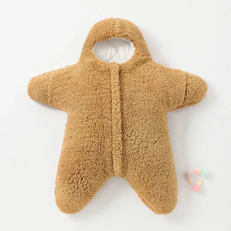 Kuscheliger Babyschlafanzug mit Seestern-Muster, ideal für kalte Nächte, Jungen & Mädchen.
