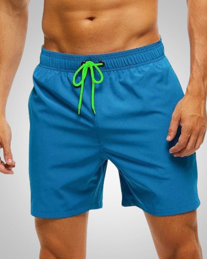 Moderne Herren Badehose, schnelltrocknend und sportlich. Ideal für Schwimmen, Strand und Freizeit im Sommer.
