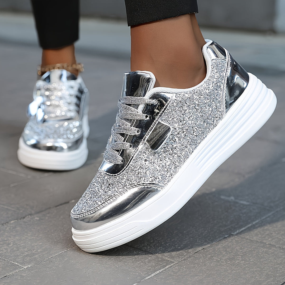 Trendige Freizeitschuhe: Glitzernde Damen Plateau-Sneaker, modisch & komfortabel für den Sommer.