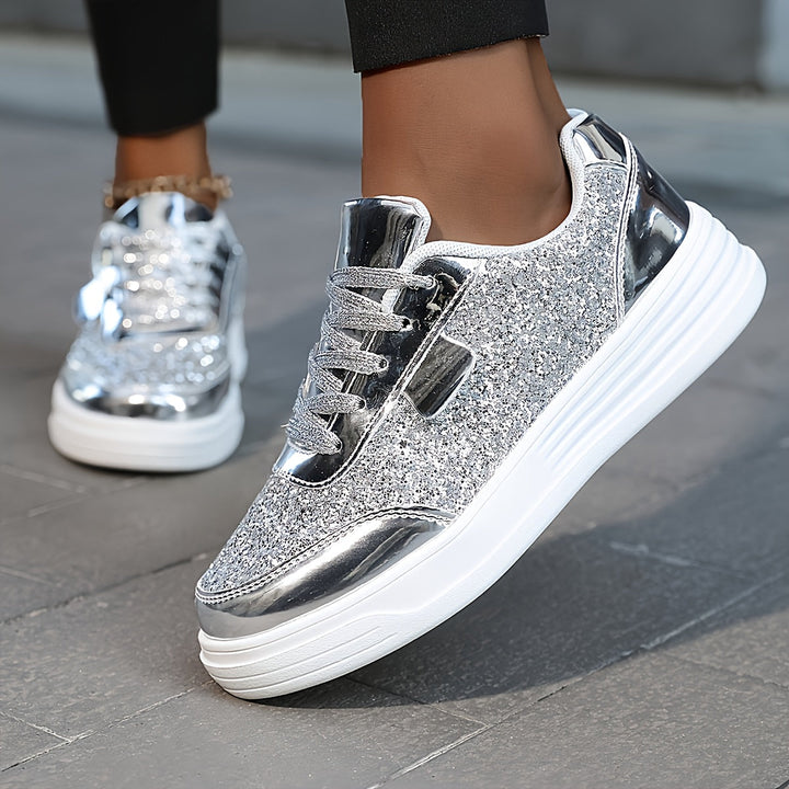 Trendige Freizeitschuhe: Glitzernde Damen Plateau-Sneaker, modisch & komfortabel für den Sommer.
