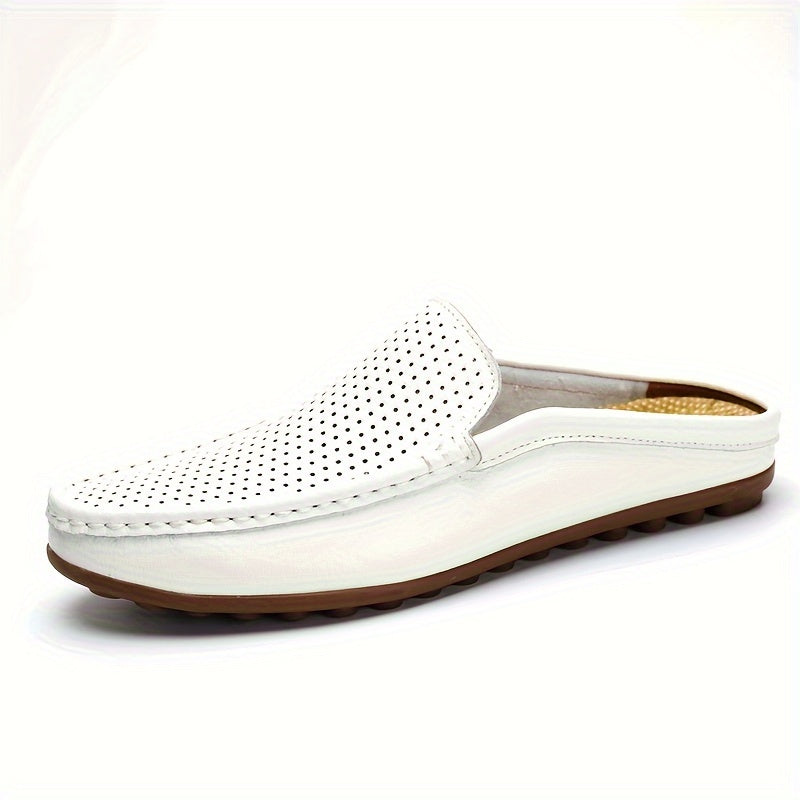 Von oben: Klassische Herren Slipper, Mokassins in Blau. Komfortschuhe für stilvolle Freizeitlooks.