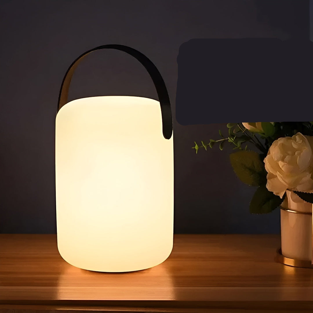 Tragbare wiederaufladbare LED Tischlampe, kabellos, perfekt für gemütliche Abende.