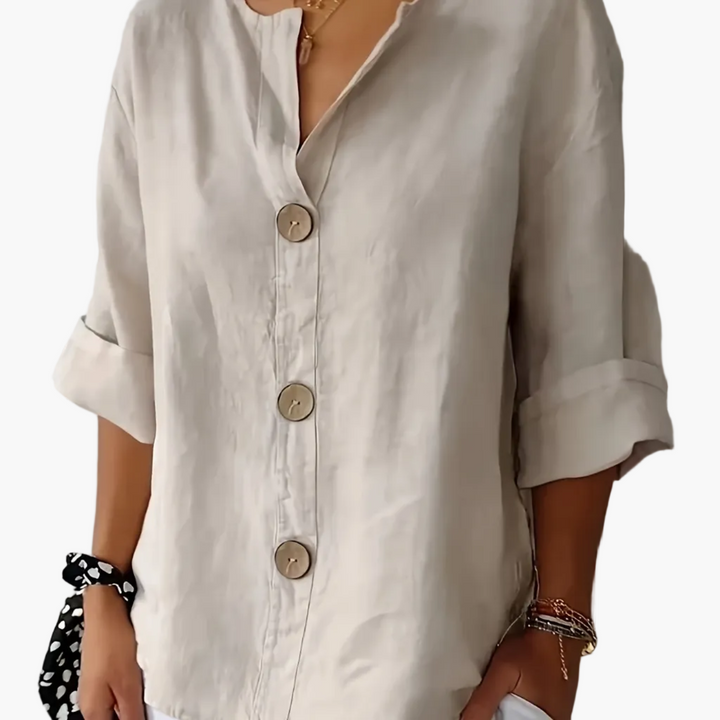 Vielseitige Damen Bluse mit 3/4-Ärmeln, V-Ausschnitt und Knopfleiste, ideal für Business & Alltag.