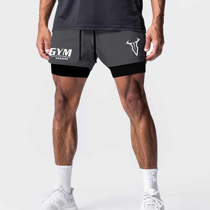 Stilvolle Herren 2-in-1 Laufshorts in Schwarz, ideal für Performance und Komfort bei jeder Aktivität.