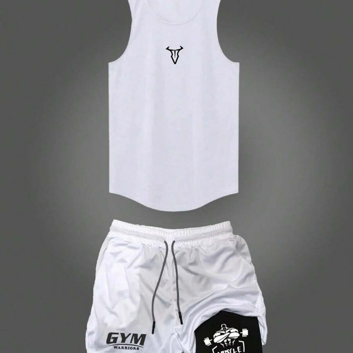 Komplettes Herren Fitness-Outfit: Sportliches Tanktop und bequeme Shorts für dein Training.