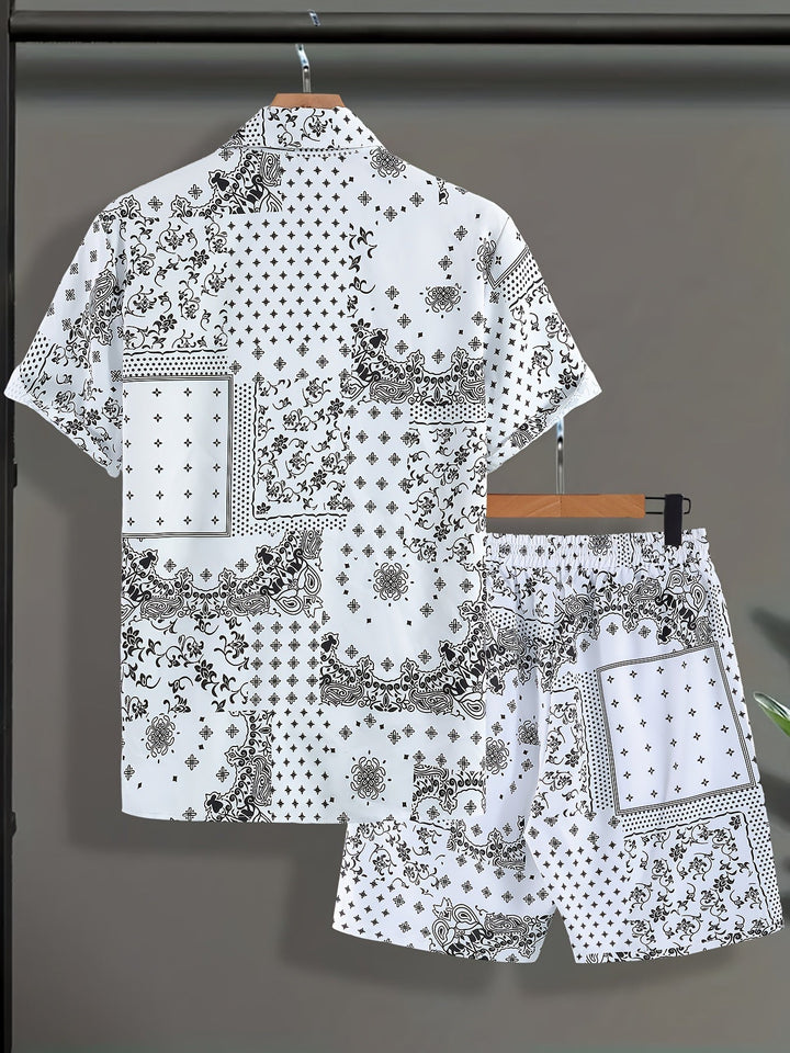 Herren Bandana Print Freizeit Set am Strand: Kurzarm Hemd & Shorts, bequem & modisch.