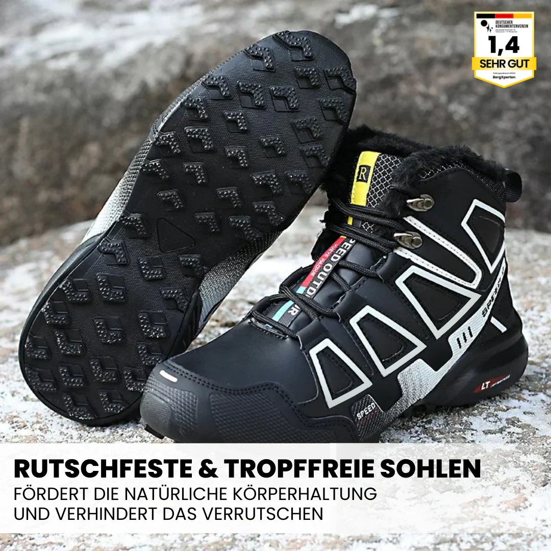 Nahaufnahme: Herren-Trekkingschuh zeigt robuste Bauweise und profilierte, rutschfeste Sohle für sicheren Halt.