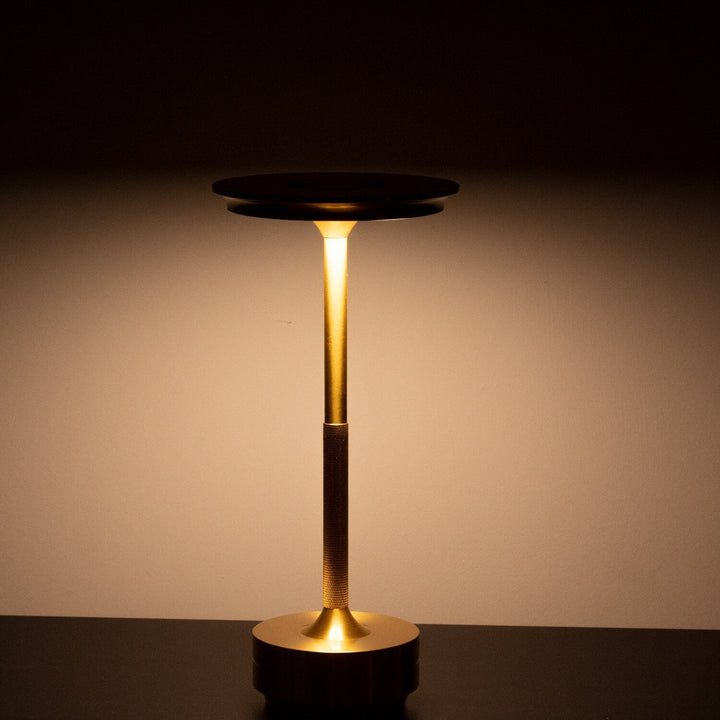 Schlanke kabellose Metall-Tischleuchte, dimmbar, LED, passt in jedes moderne Interieur.
