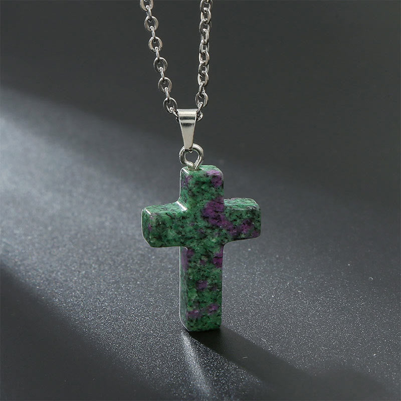 Damen Halskette mit spirituellem Edelstein Kreuz. Fängt Licht ein und spendet Energie.