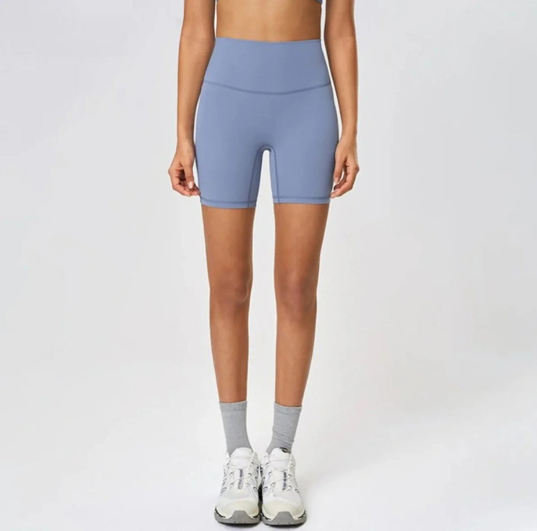 Damen Sportshorts, feuchtigkeitsableitend und dehnbar, für hohen Komfort beim Training.