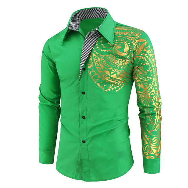 Eng anliegendes Slim Fit Herrenhemd mit goldener Veredelung, stilvolles Design für den modernen Mann.