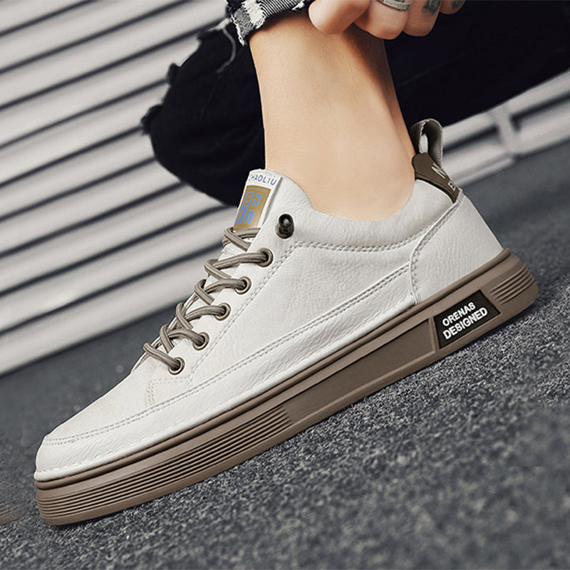 Beige Herren Slip-On Sneaker, stylische & bequeme Alltagsschuhe für Männer. Leichter Low-Top-Schnitt.