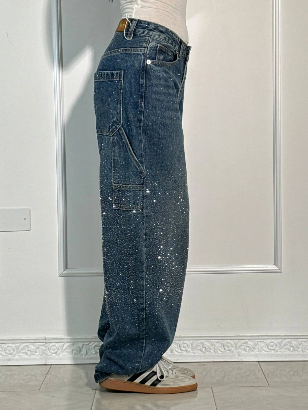 Trendige Damen Baggy Jeans mit funkelndem Glitzer, lockere Wide Leg Hose für bequeme Alltags-Outfits.