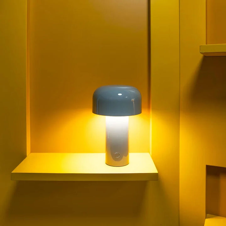 Ambientebeleuchtung: Pilz LED Tischlampe, kabellos, wiederaufladbar & mit Farbwechsel.