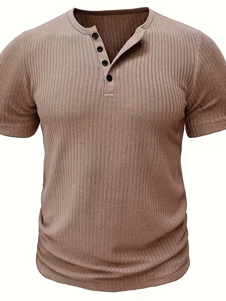 Lässiges Herren Henley Shirt mit Rippstruktur & Kurzarm. Ideal für den Alltag, Freizeit & Frühling.