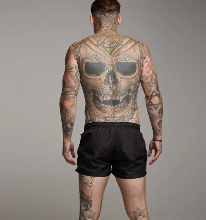 Modische Herren SunBreeze Badeshorts für den Sommer, nahtlos und bräunungsfreundlich mit UV-Schutz. Perfekt für Strand & Pool.