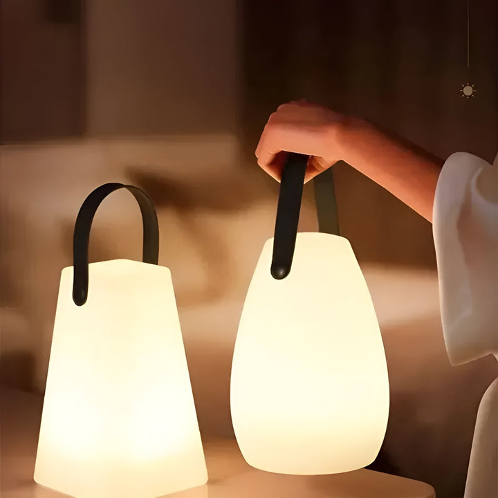 Stilvolle Designlampe, wasserdicht, kabellos, als Gartenlampe oder Innenbeleuchtung nutzbar.