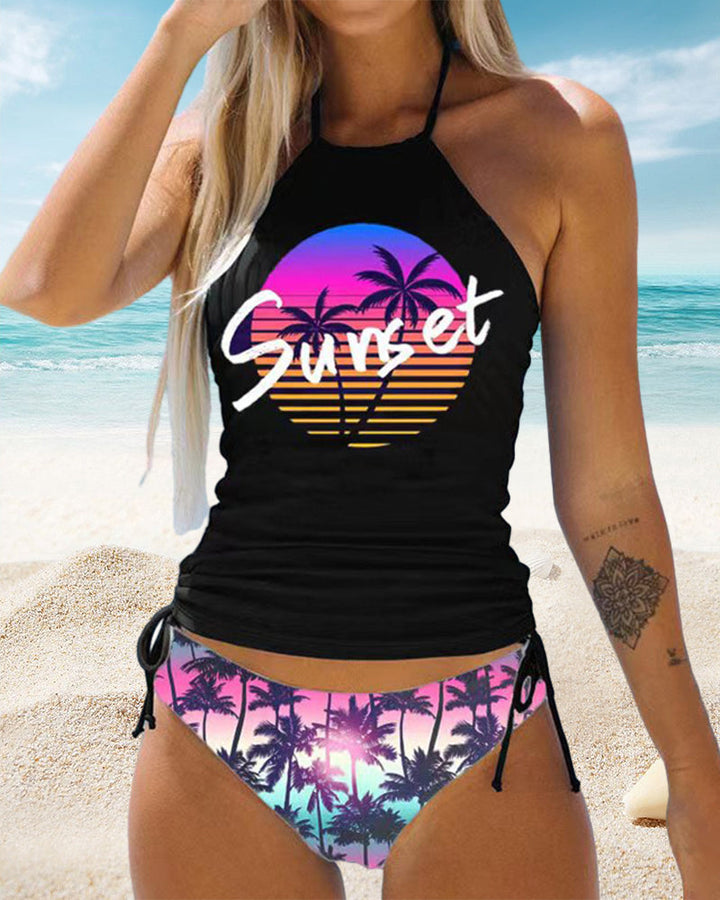 Bequemes Damen Tankini Set mit Palmenmotiv, dein Must-have für den Sommerurlaub.