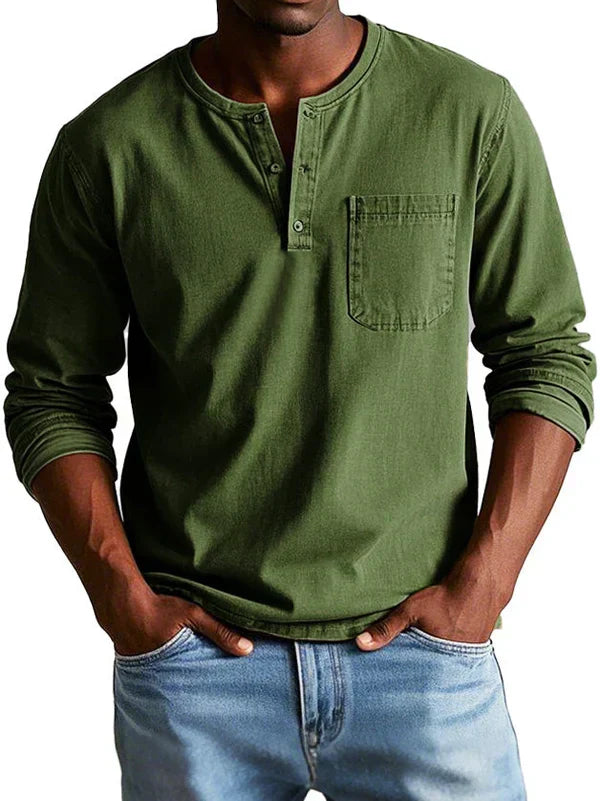 Bequemes Herren Henleyshirt mit langen Ärmeln, ideal für Freizeit und entspannte Tage.