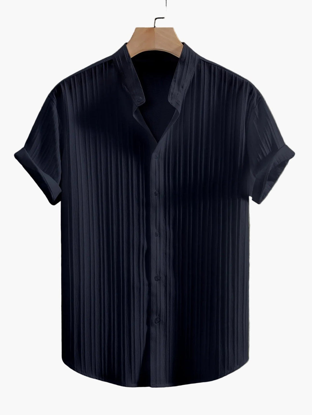 Stylisches Herren Freizeithemd, kurzarm mit Stehkragen, bequem für entspannte Tage.