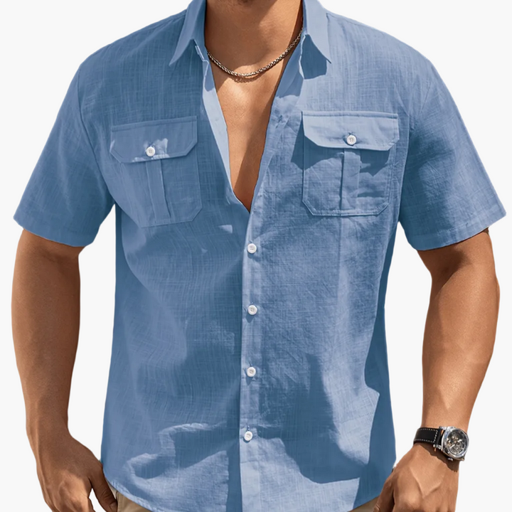 Beiges Herren Casual Hemd Kurzarm, mit entspanntem Reverskragen, perfekt für heiße Urlaubstage.