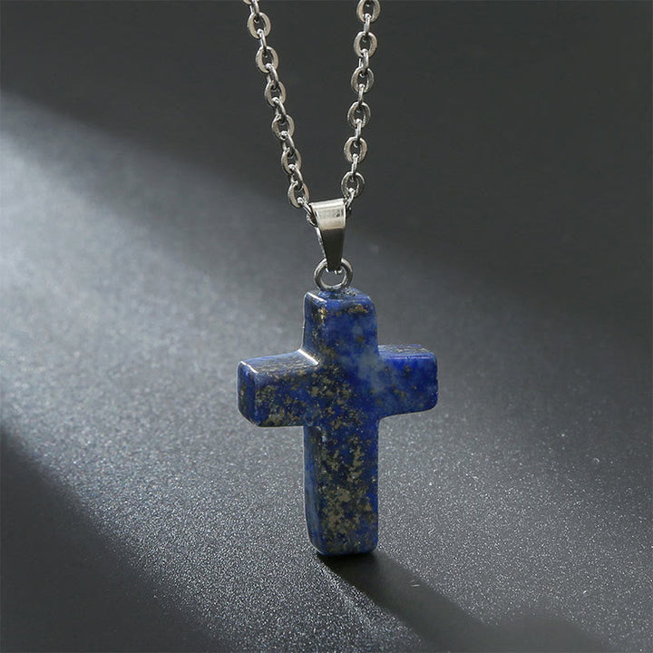 Femininer Damenschmuck: Edelstein Kreuz Halskette. Perfekt als Geschenk für besondere Frauen.