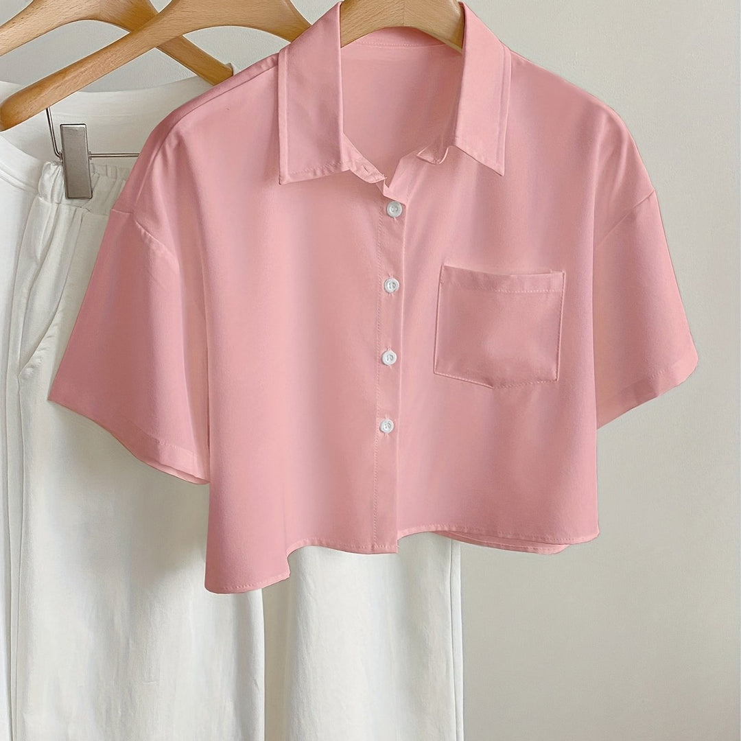 Damen Cropped Bluse in leuchtender Farbe, kurzärmlig, locker geschnitten, sommerlich schick.