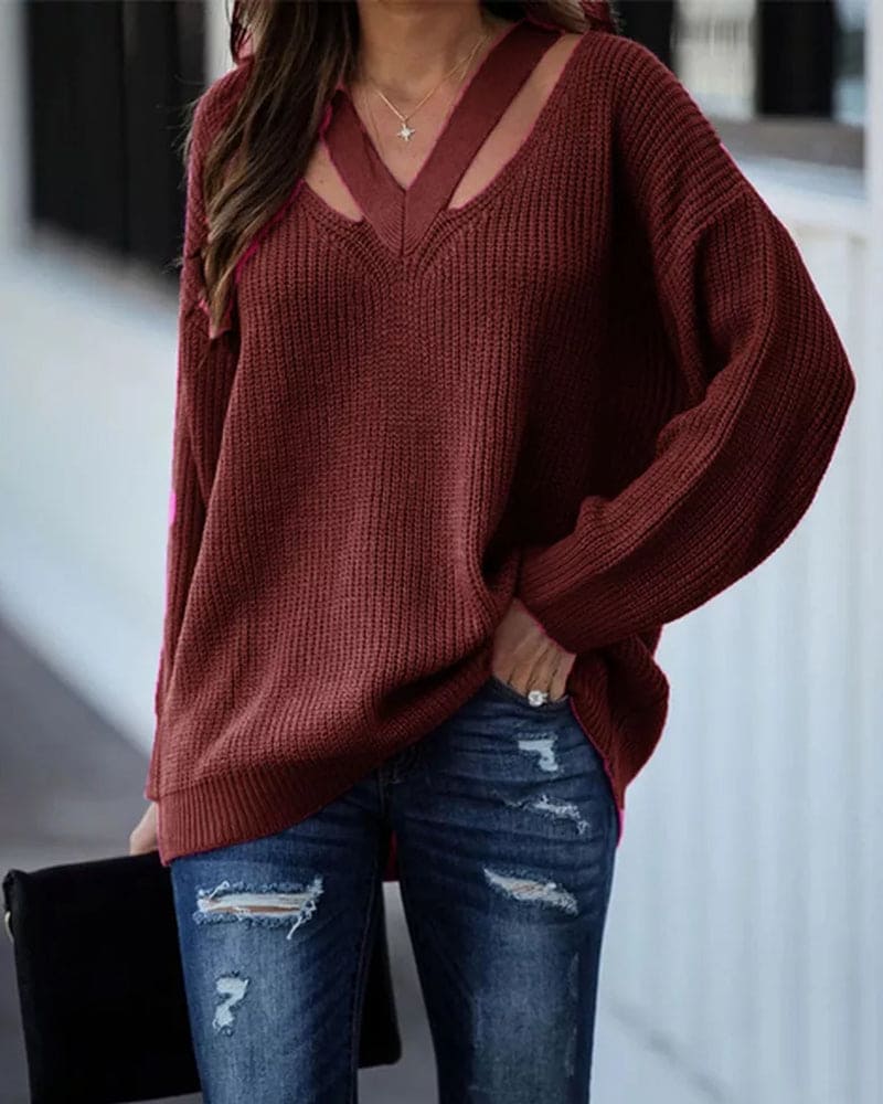 Damen Oberteil mit elegantem V-Ausschnitt. Langer Pullover für stilvollen Komfort im Herbst.