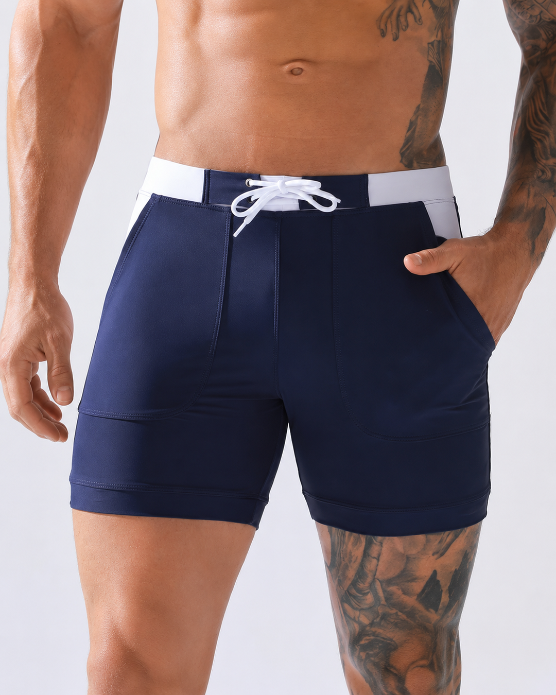 Moderne Herren Badehose, schnelltrocknende Schwimmshorts, ideal für Strandmode, Pool & Wassersport im Sommer.