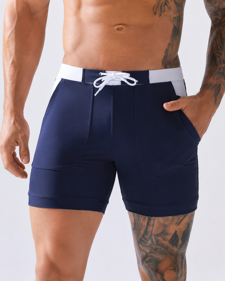Moderne Herren Badehose, schnelltrocknende Schwimmshorts, ideal für Strandmode, Pool & Wassersport im Sommer.