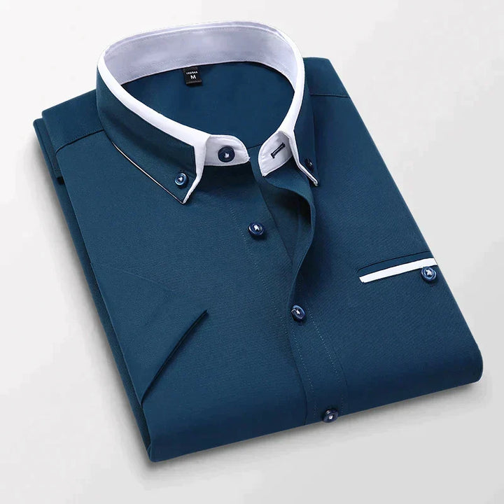Klassisches Herren Kurzarmhemd; modisches Design für stilbewusste Männer.