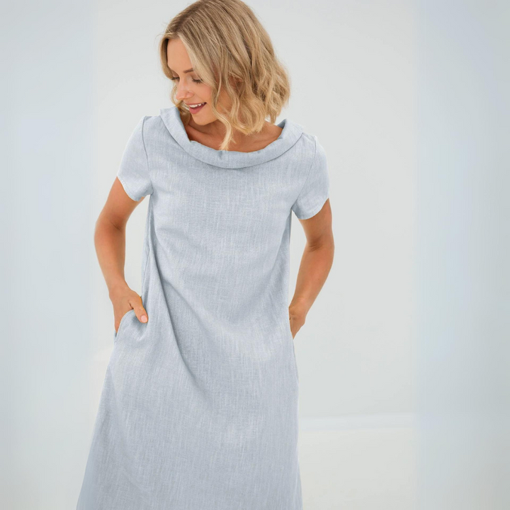 Modisches Damen Midi-Kleid in Schwarz mit Rundhalsausschnitt. Perfekt als Freizeit- oder Abendkleid, stilvoll.
